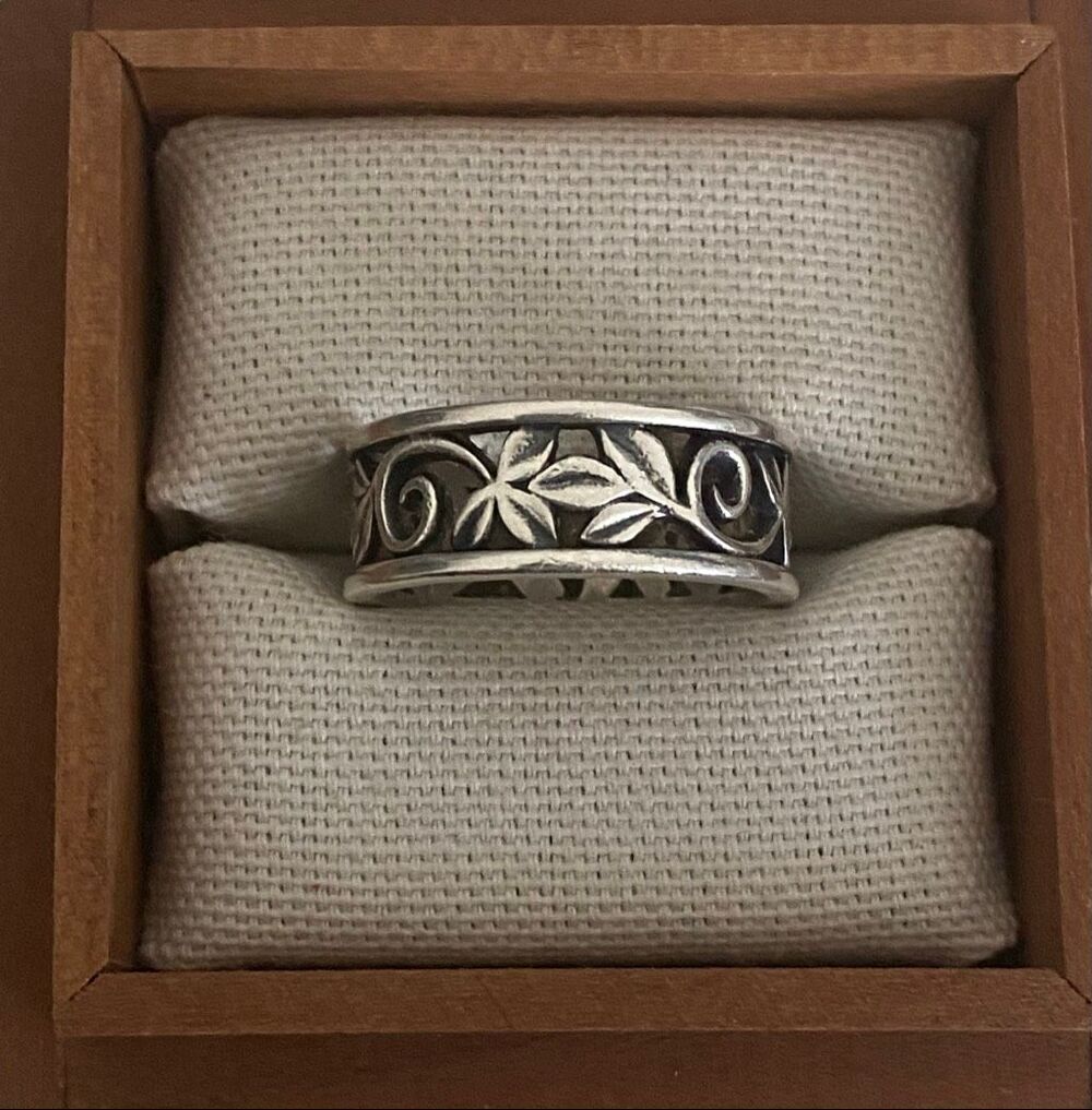 James Avery Retired Abounding Vines Band